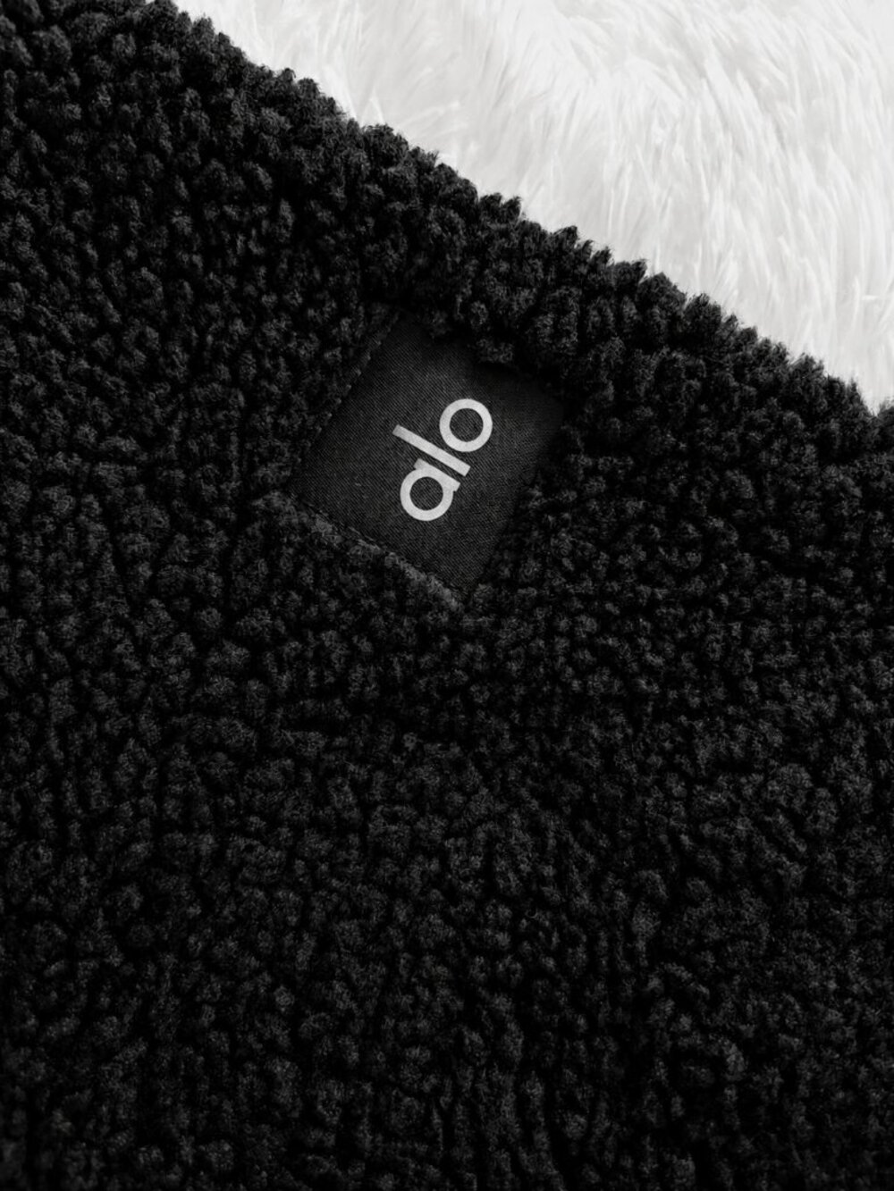 NWT Alo Yoga Sherpa Bomber Jacket Black Multiple Sizes 🖤✨ - Picture 8 of 10